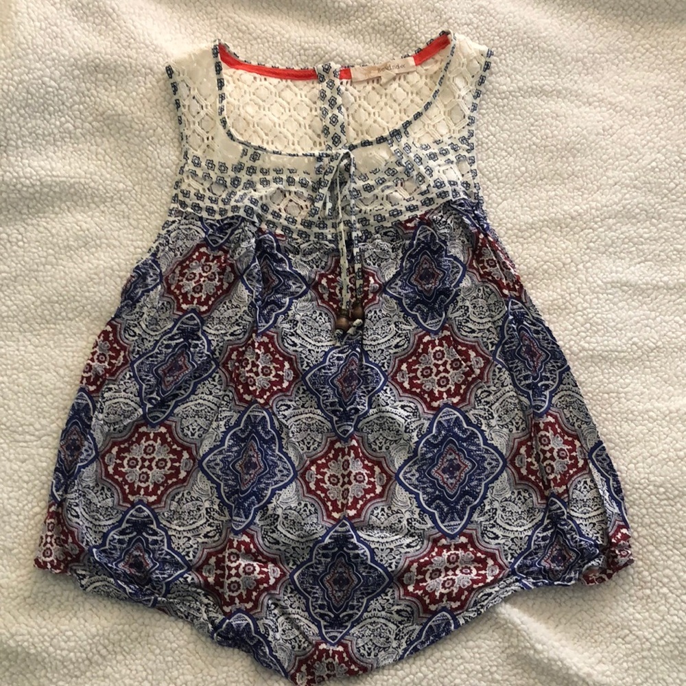 Lace detail tank top